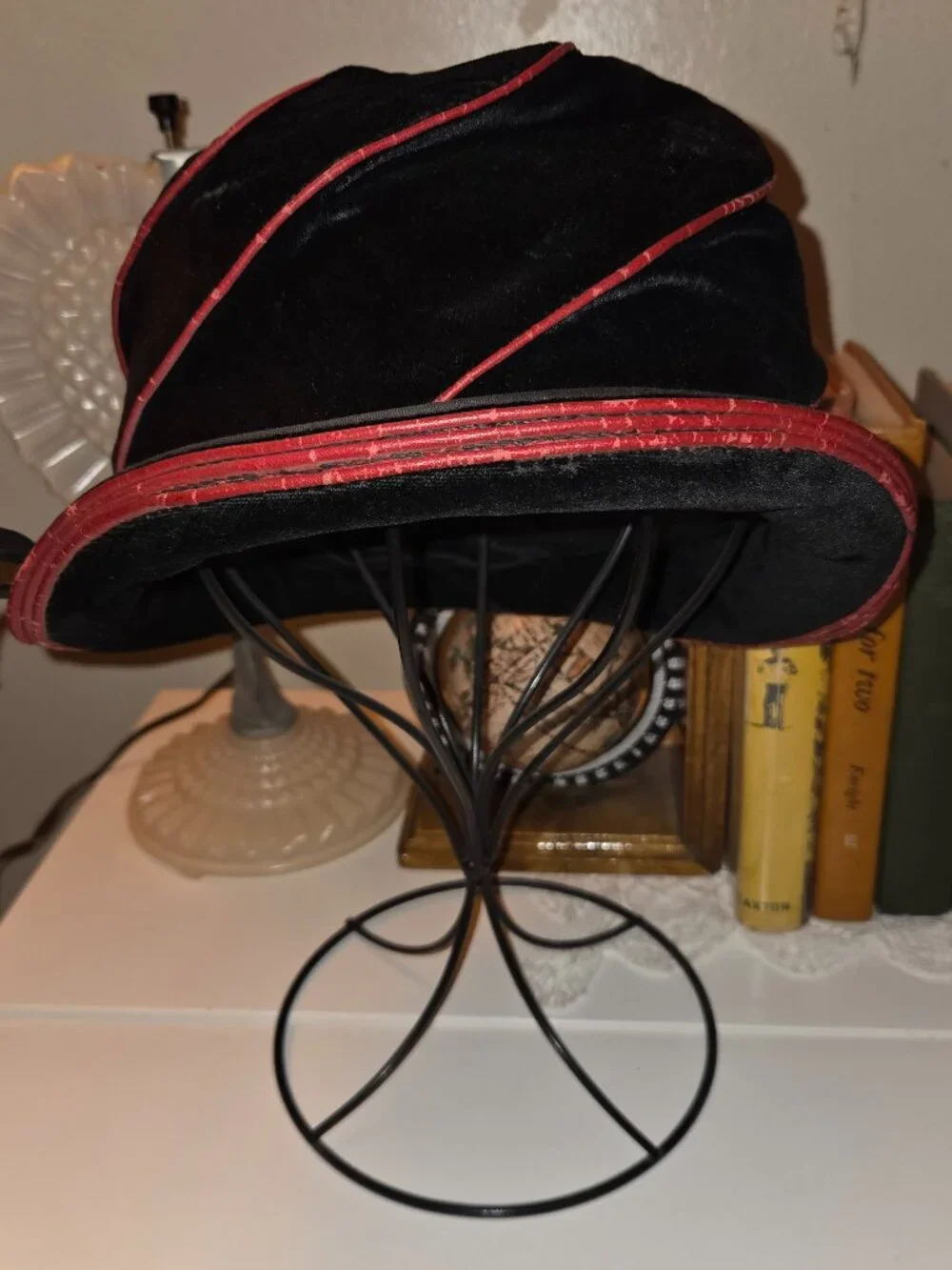 1920s Black Velvet Cloche